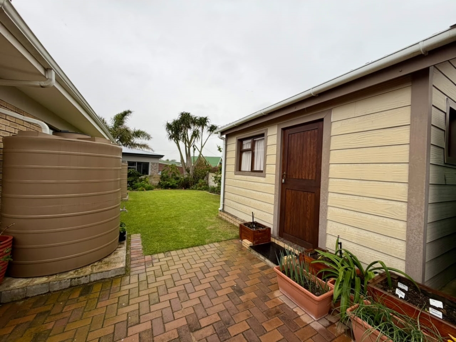 4 Bedroom Property for Sale in Fraaiuitsig Western Cape